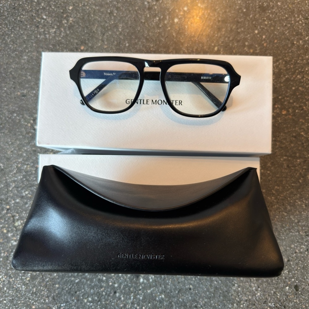 Gentle Monster x Maison Margiela MM11 Eyeglasses. Never worn. No lenses. Case w/